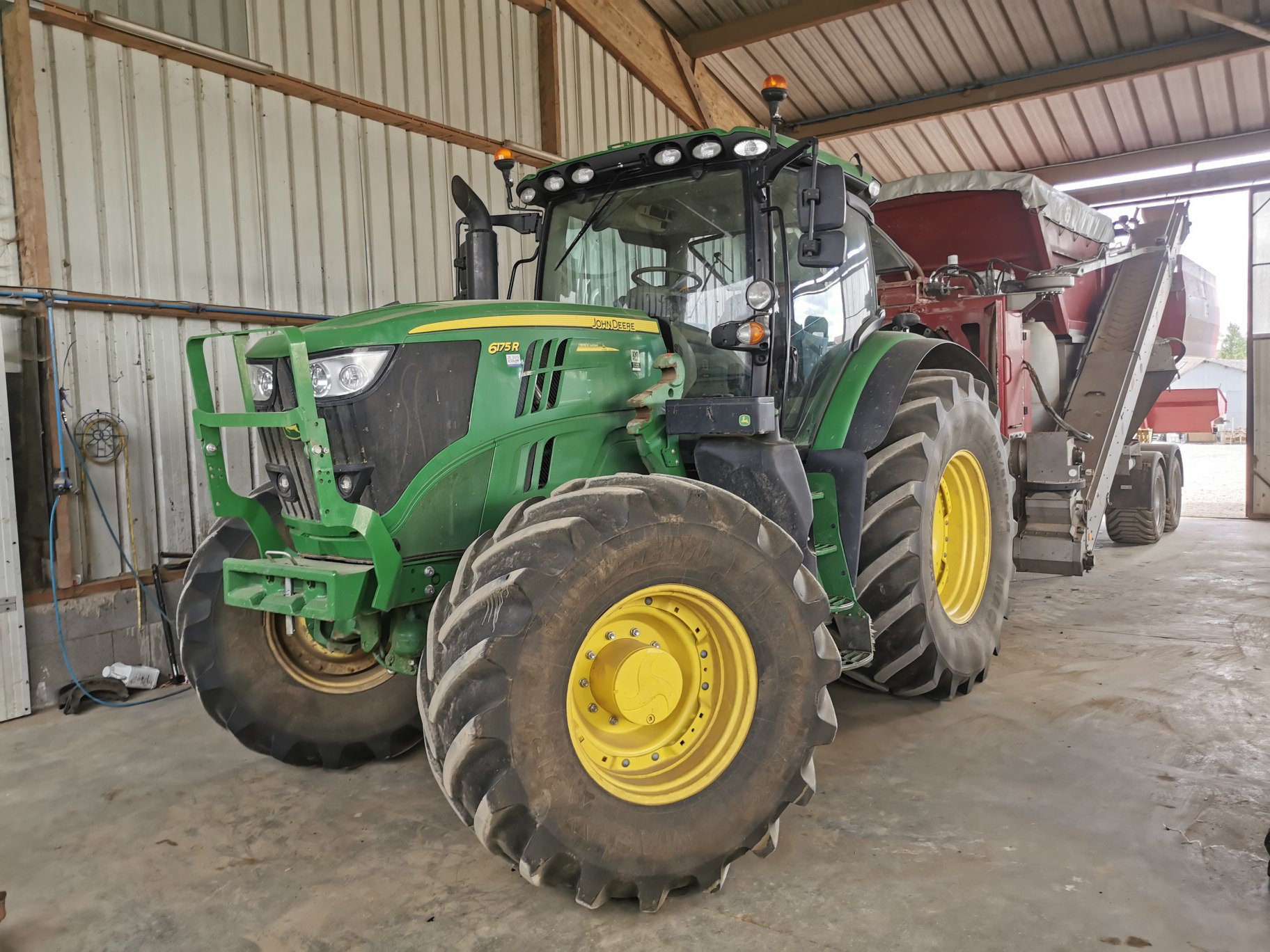 JOHN DEERE 6175R