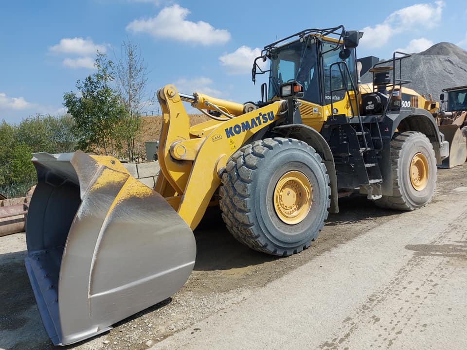 Kutunun KOMATSU WA500&#39;e montajı